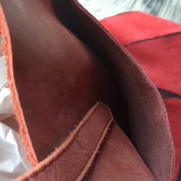 Fashionable Leather Tote - Picture 7 of 16